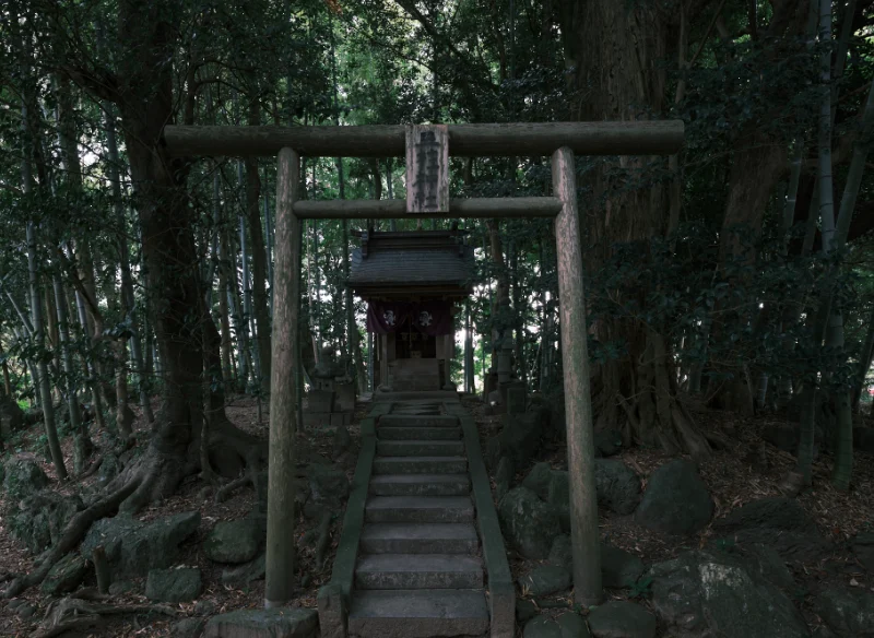 三柱神社