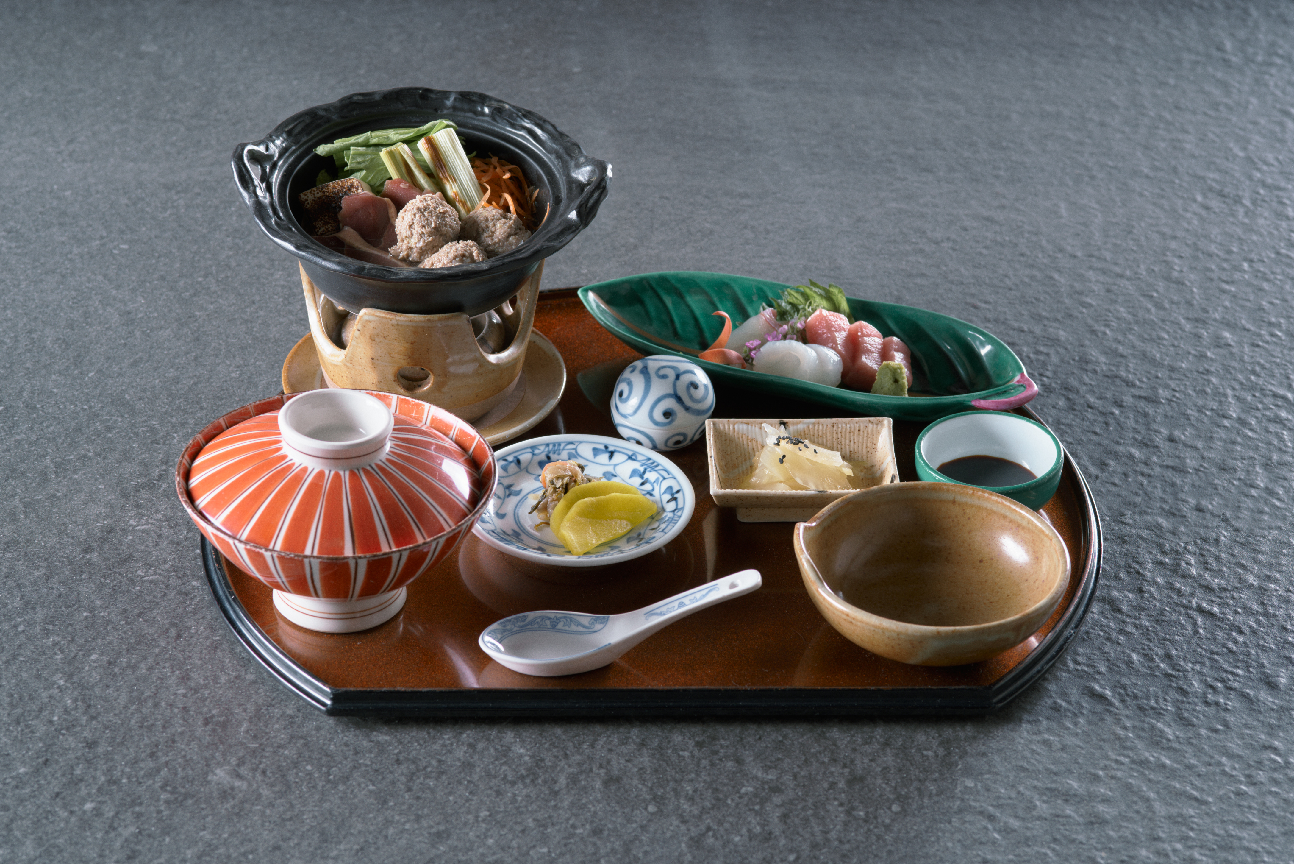 レストラン対月館にて新メニュー「鴨鍋御膳」のご案内